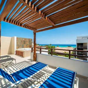 Beachfront Penthouse With 3 Bedrooms & Ocean View - Nubes Сasa de vacaciones